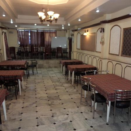 Hotel Monsoon Шилонг Екстериор снимка