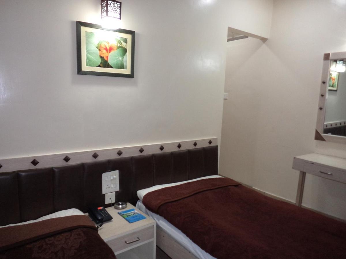 Hotel Monsoon Шилонг Екстериор снимка