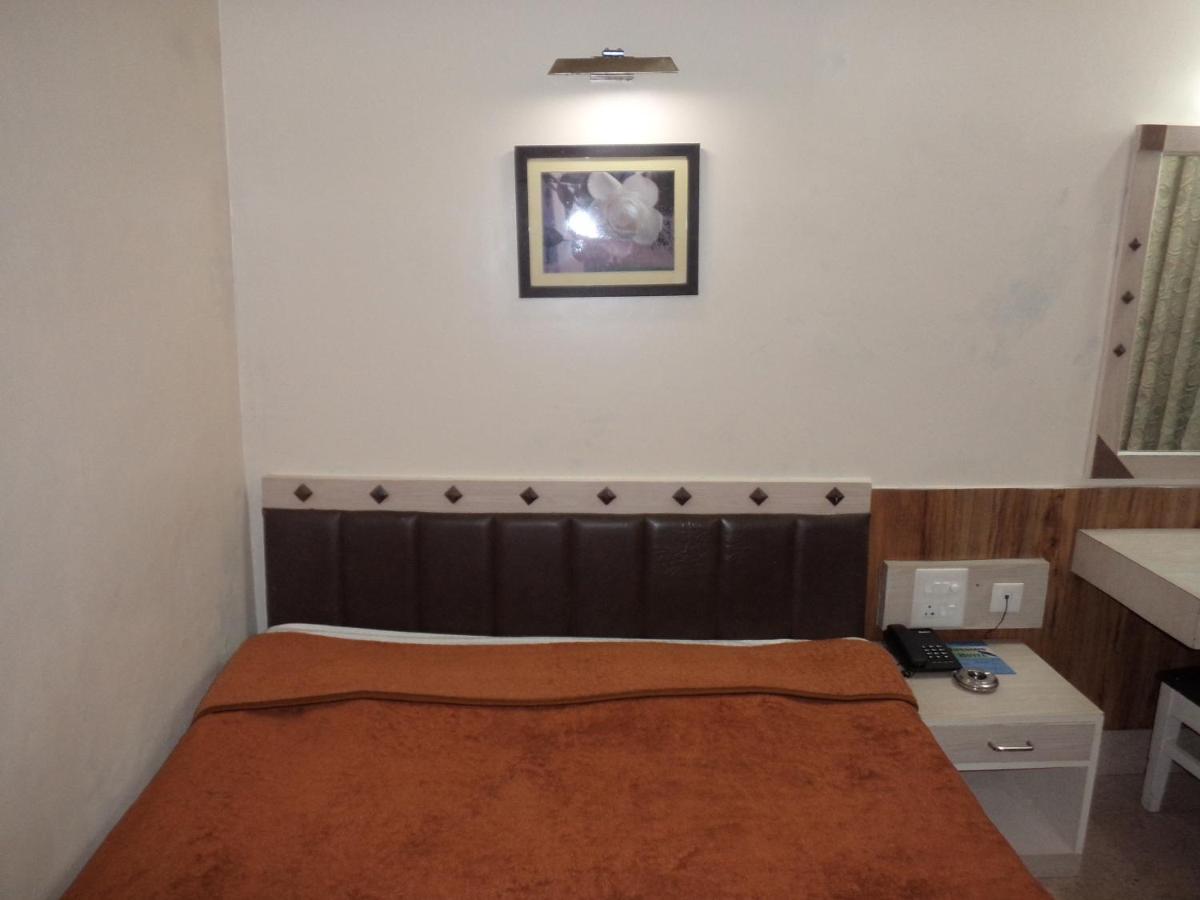 Hotel Monsoon Шилонг Екстериор снимка